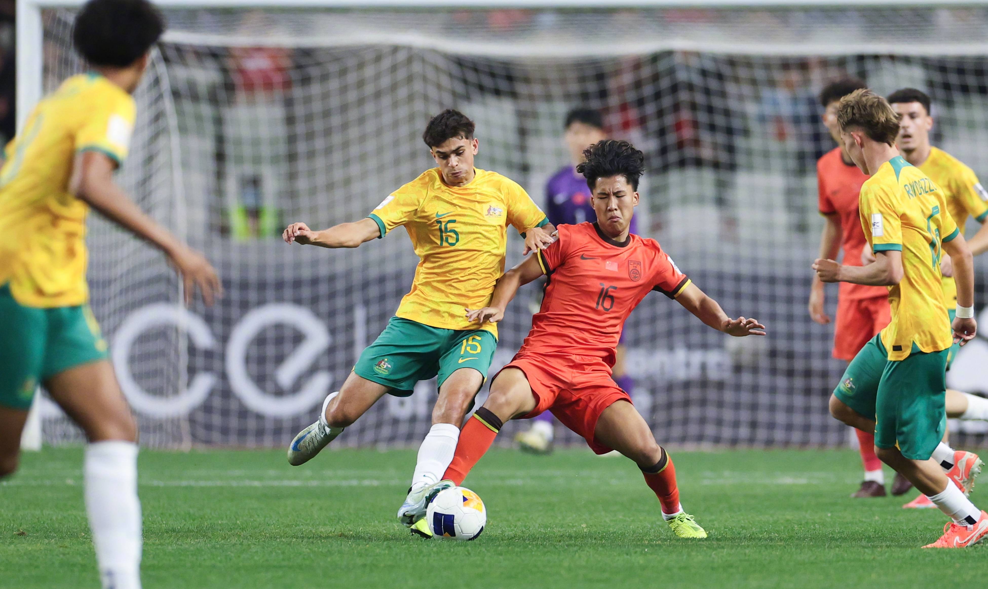 亚洲足球锦标争夺激烈,场上风云变幻 亚洲足球锦标争夺激烈,场上风云变幻