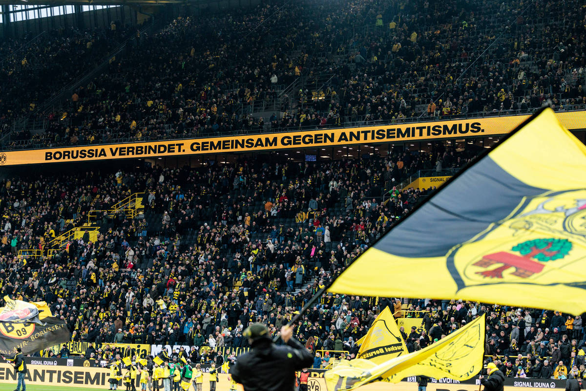 多特蒙德攻击线完美配合,大放异彩 多特蒙德攻击线完美配合,大放异彩