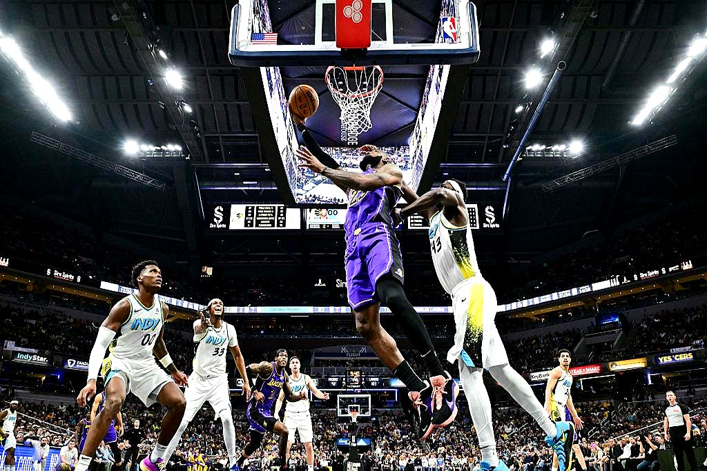 黑白直播在线观看nba-包含湖人客场擒灰熊,詹姆斯神奇准绝杀的词条