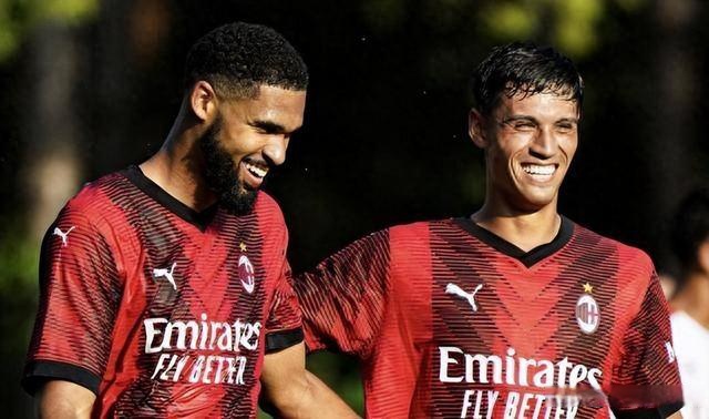 黑白直播免费体育直播-里昂碾压那不勒斯,孔蒂关键制胜的简单介绍