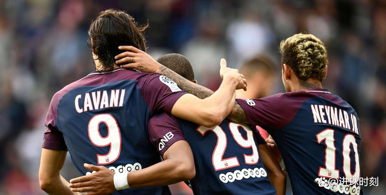 黑白直播体育-克罗地亚轻取曼城,马尔基尼奥斯统治全场的简单介绍