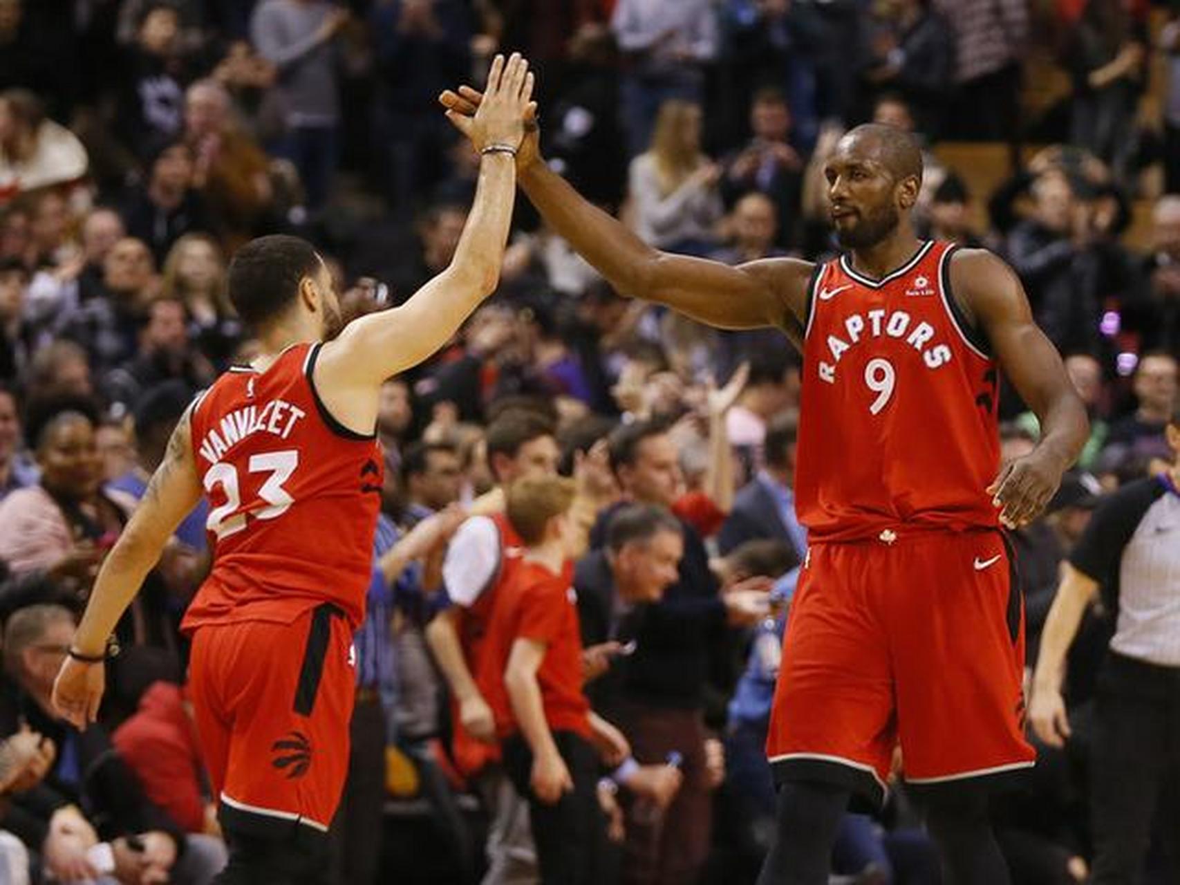 黑白直播网-雄鹿完胜公牛，范弗利特刷新纪录