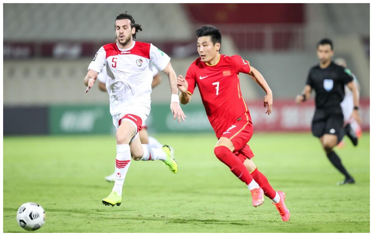 法国队完胜日本队，辛杜关键制胜