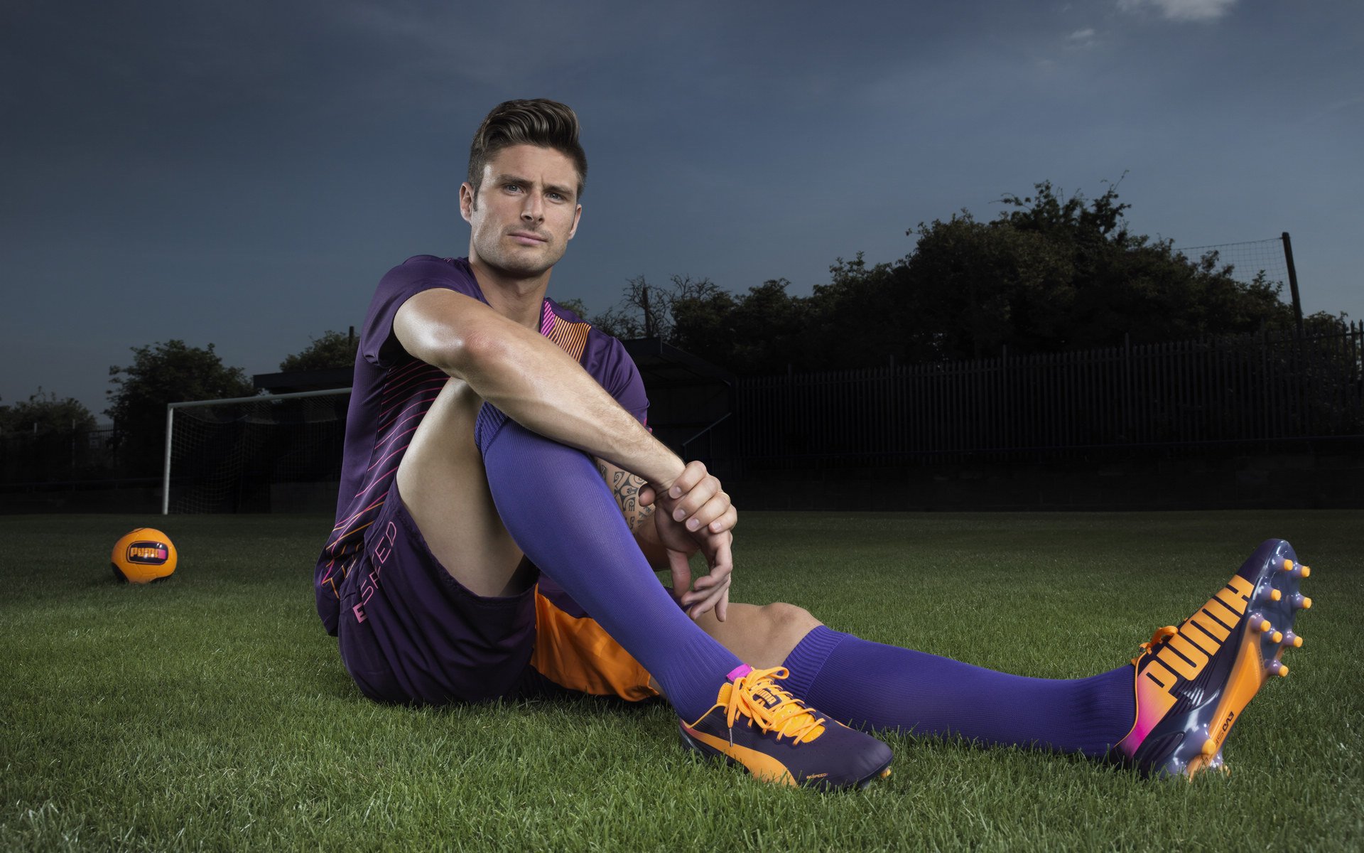 F1街道赛之夜，当幽灵战车驶入赛道，替补车手巴斯托尼成为全场焦点