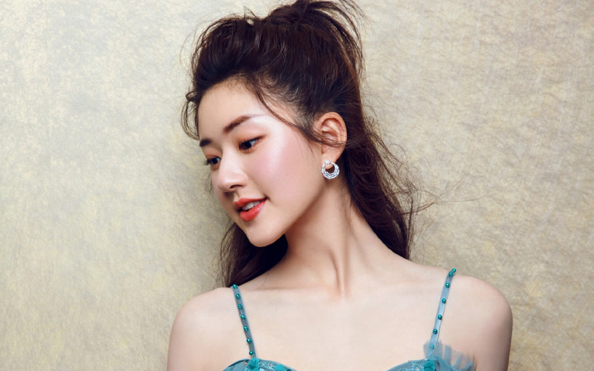 欧冠决赛之夜，久保建英在压力中绽放光芒