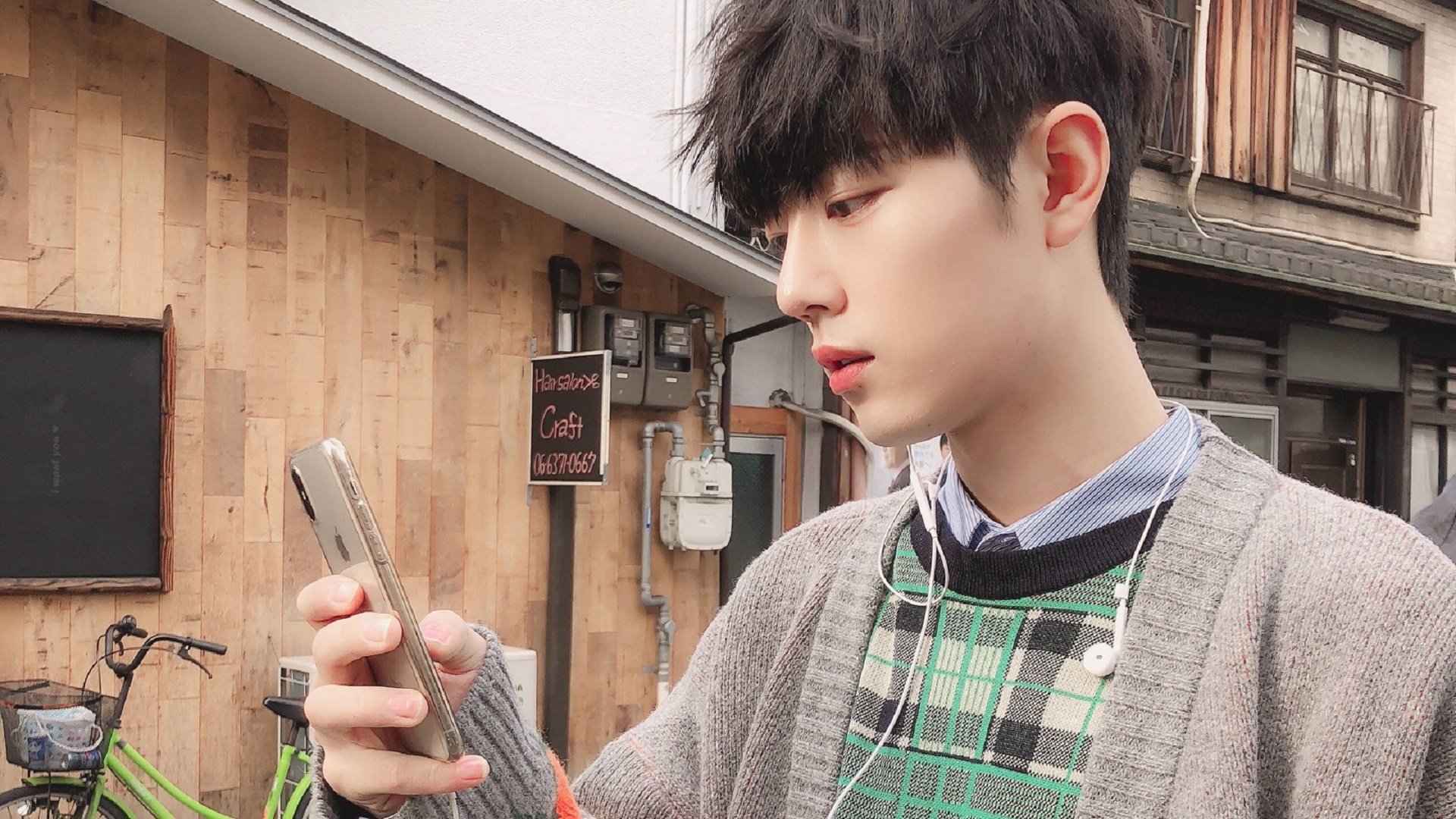 绿茵与冰面，卡瓦哈尔的接管与瑞士的一波带走—论体育中决定性瞬间的艺术