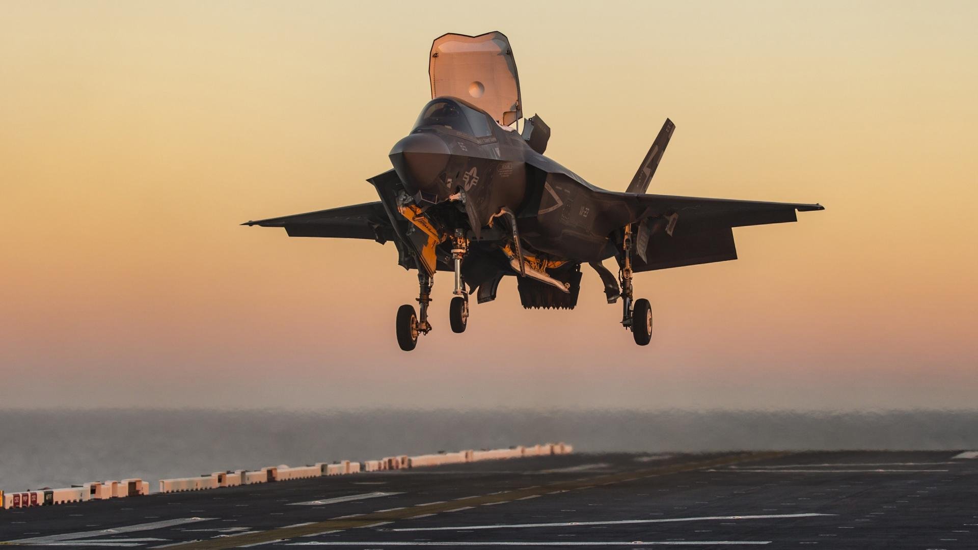 黑白直播网-爆冷！快船巅峰战掀翻太阳，武切维奇化身关键先生终结悬念