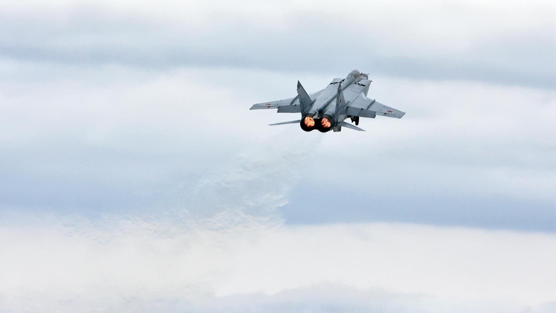 黑白直播在线观看-那一天,利物浦是黑暗中的射手