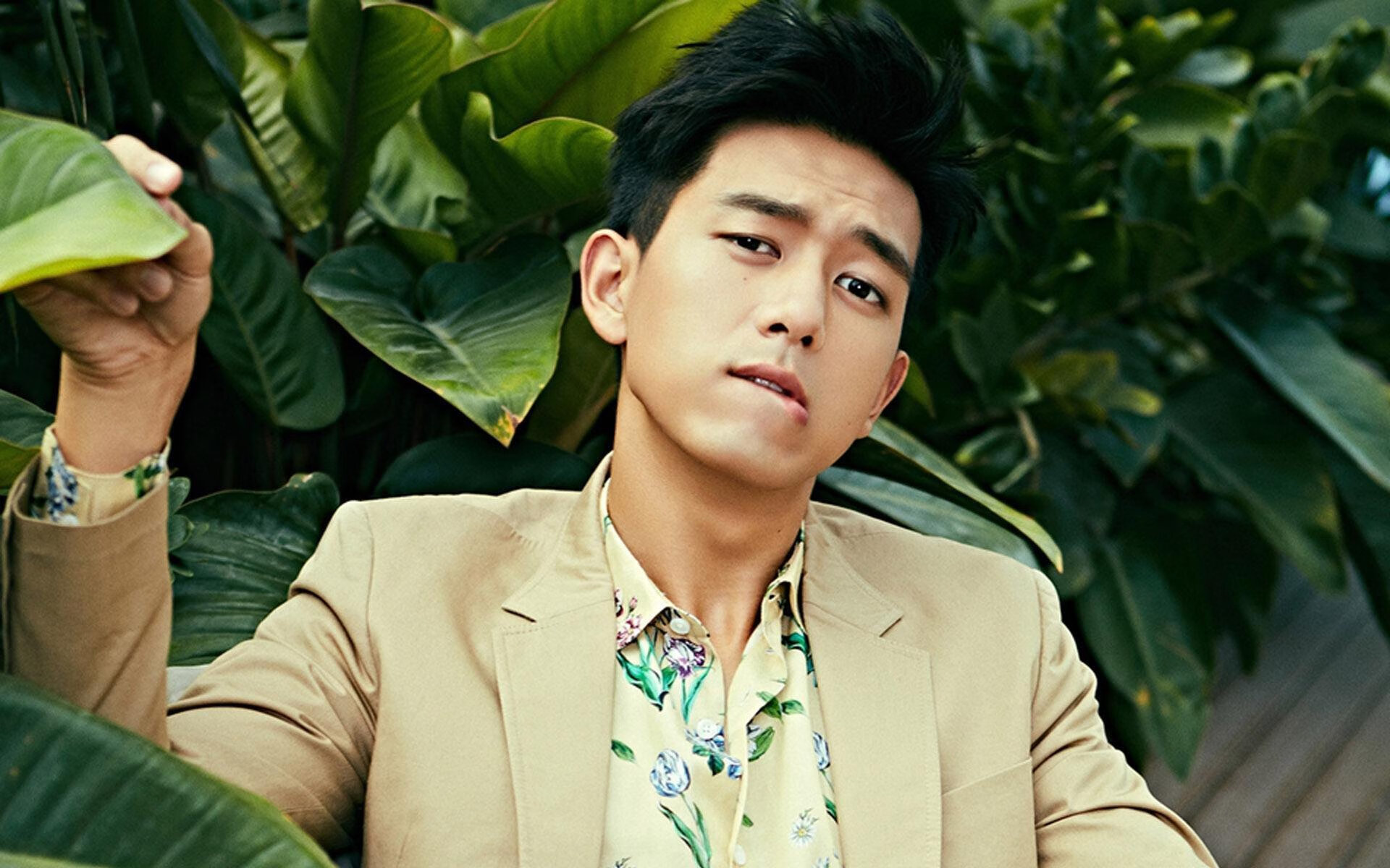 沙漠胡杨!霍勒迪抢七狂飙接管生死战,魔术力克老鹰挺进次轮