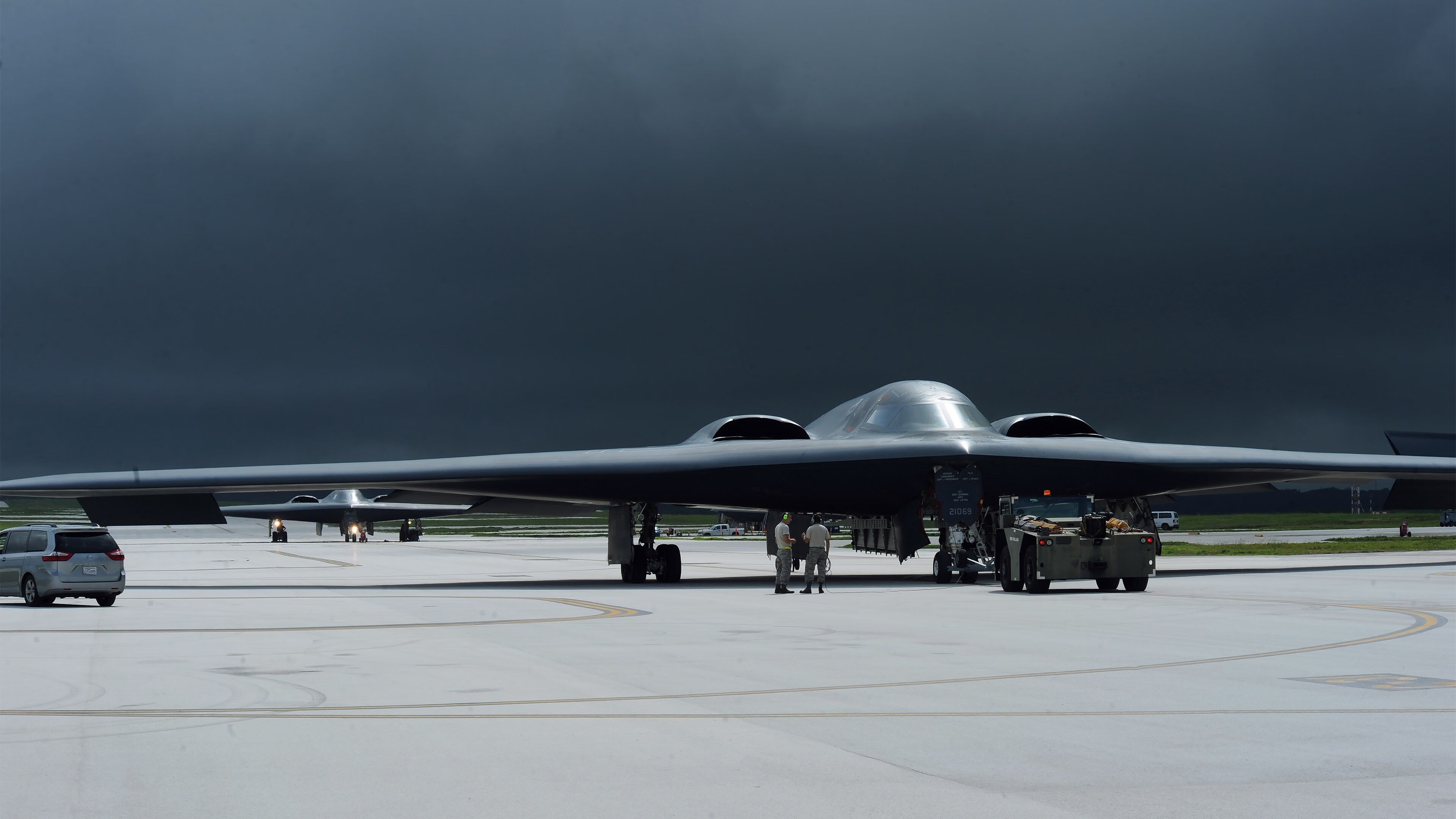 黑白直播在线观看-铁索横江,布克防守端锁死对手,骑士鏖战力克雄鹿